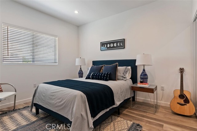 Building Photo - 13536 Vanowen St