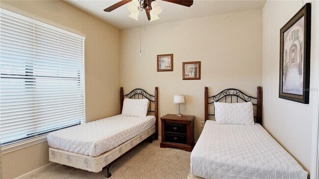 Building Photo - 901 Charo Pkwy