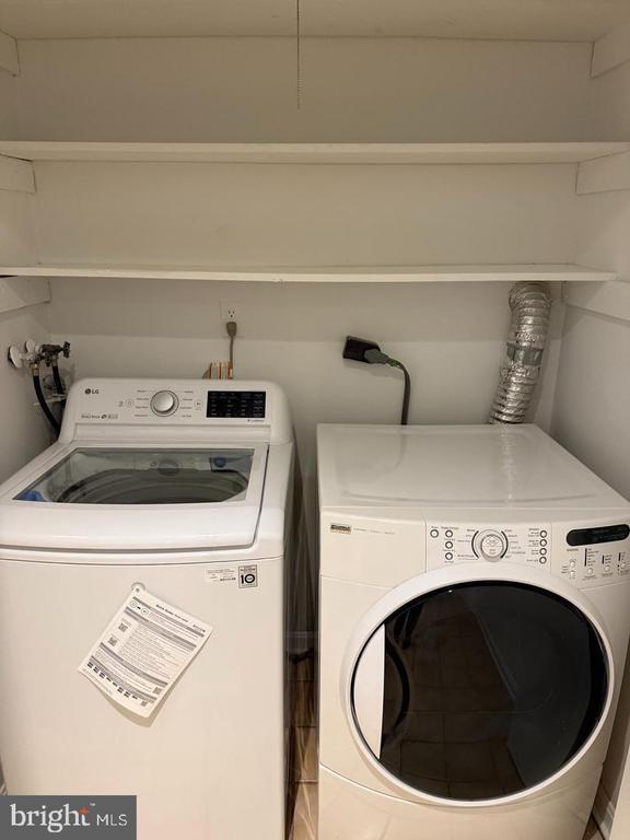 Building Photo - 11008 Saffold Way