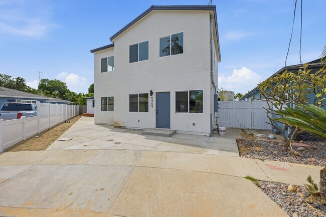 Building Photo - Brand new!