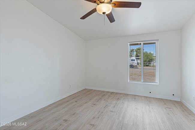 Building Photo - 227 S Ave B