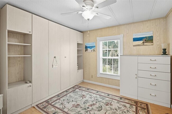Building Photo - 420 Vivar