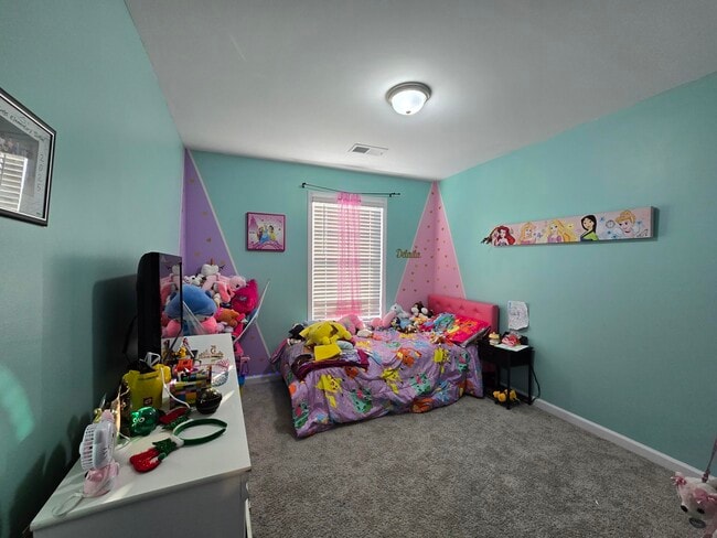 Building Photo - 335 Niblick Dr