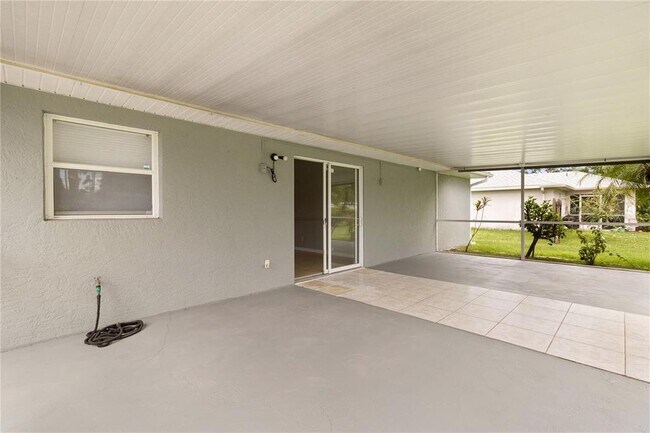 Building Photo - 2745 Nellie Ln