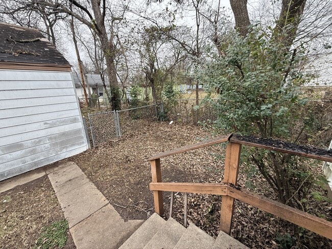 Building Photo - 33 8th Ave NW