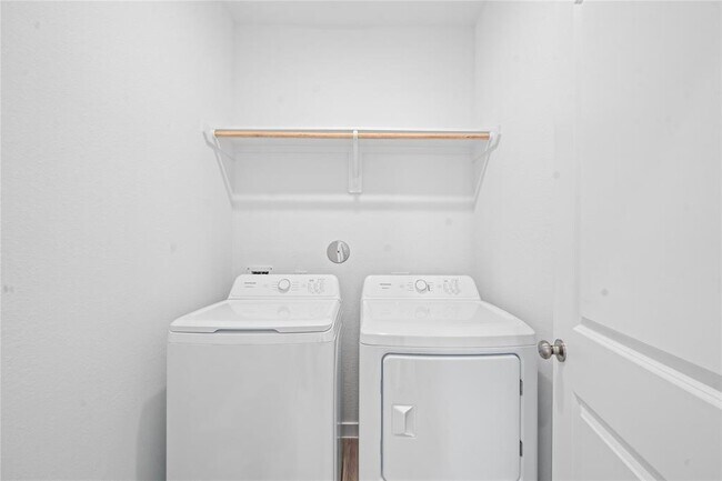 Building Photo - 16618 Golden Harvest Dr