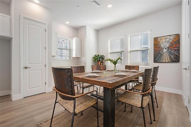 Building Photo - 6605 N Nebraska Ave