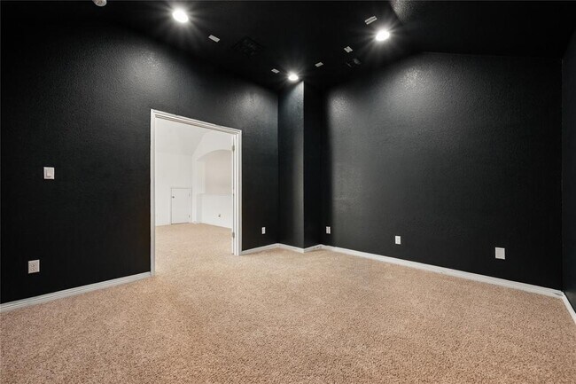 Building Photo - 2213 Santa Isabella Dr