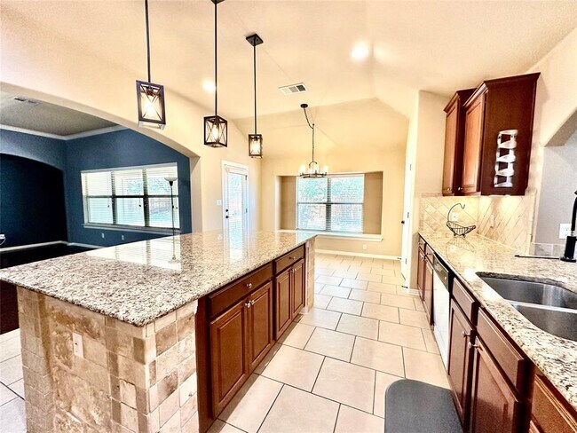 Building Photo - 512 Brown Juniper Way