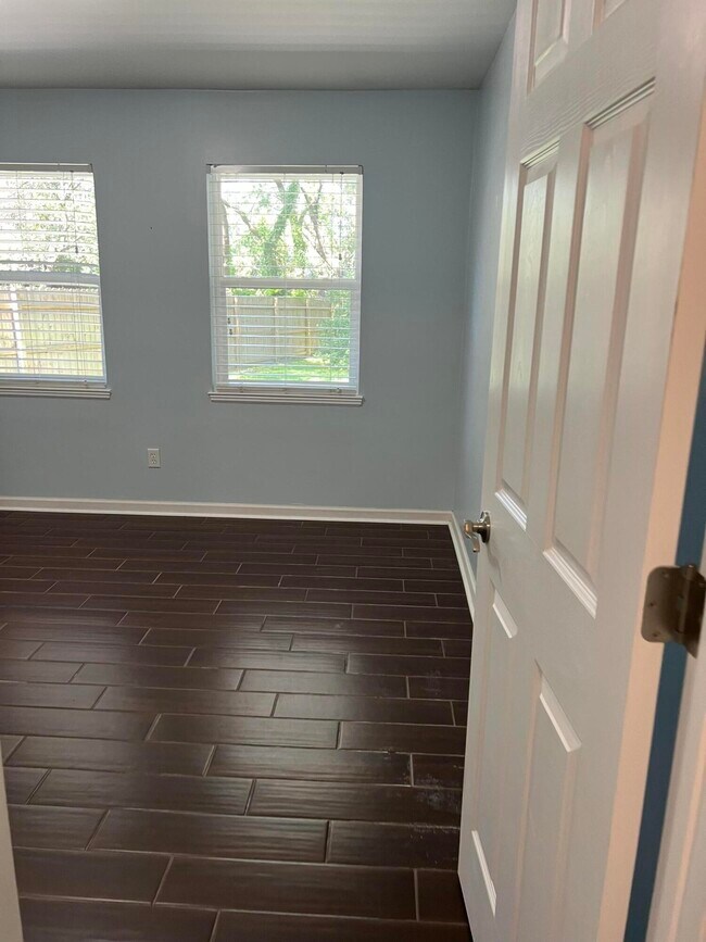 Building Photo - 16 Mariners Ln