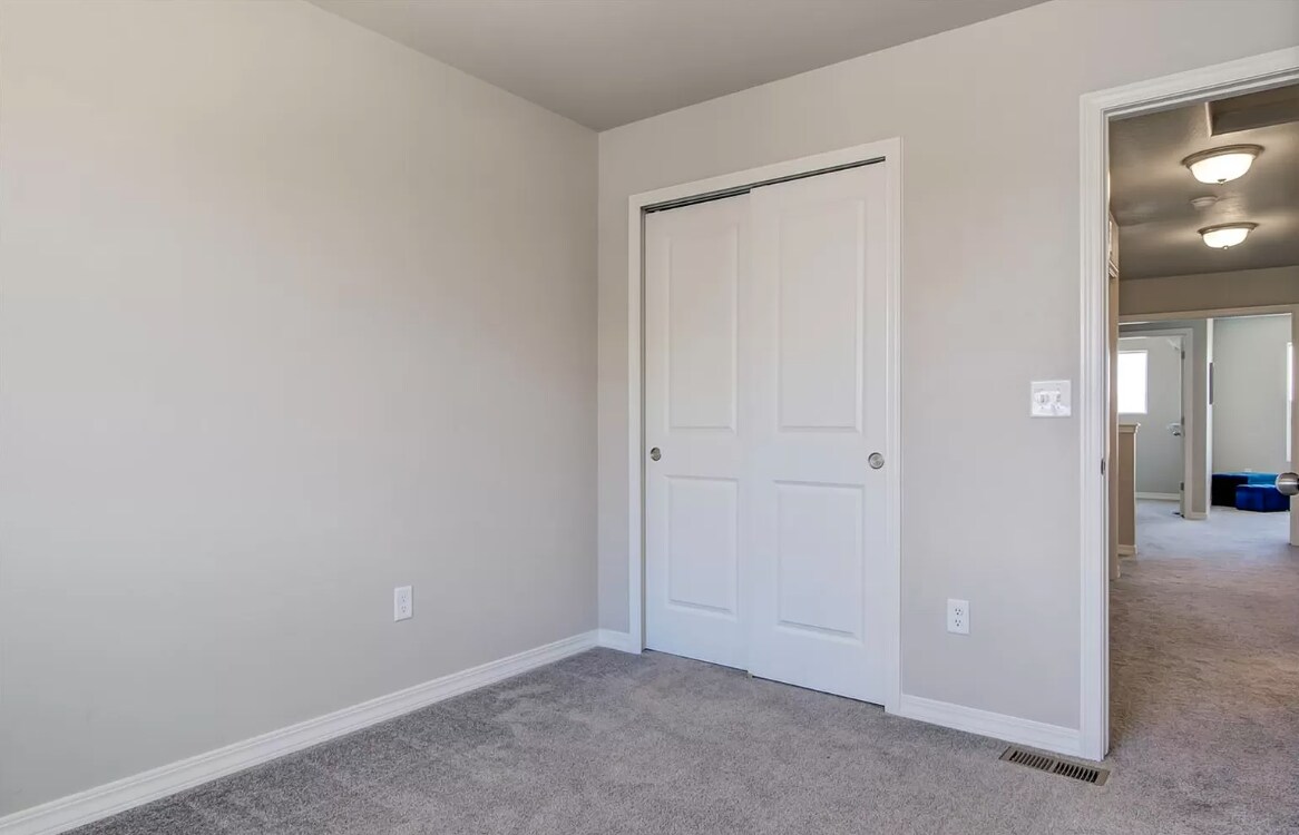 Building Photo - 7468 Johnsontown Hts