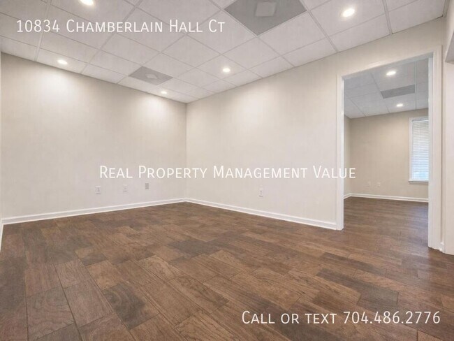 Building Photo - 10834 Chamberlain Hall Ct