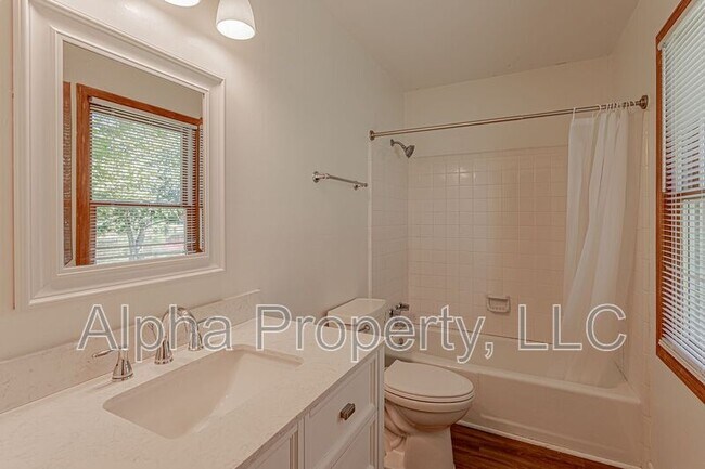 Building Photo - 106 Steeplechase Ct