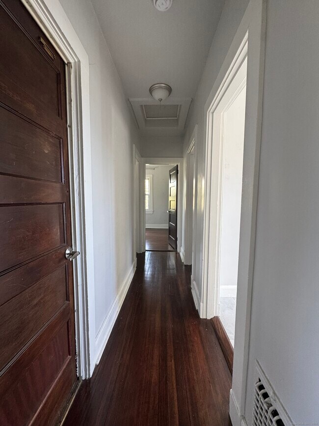 Building Photo - 677 Boston Ave