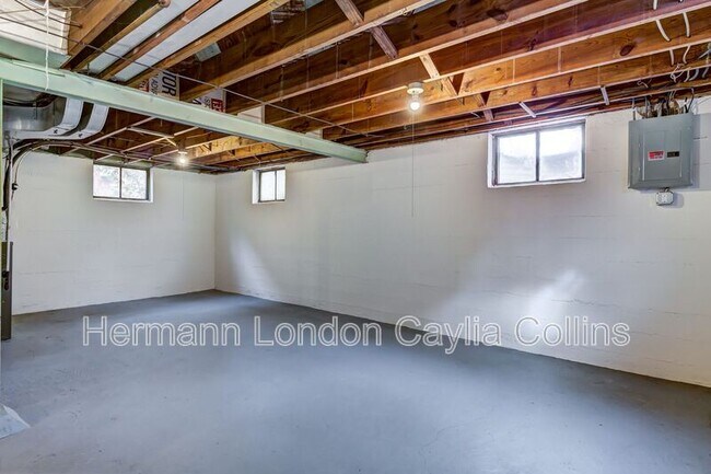 Building Photo - 7725 Kenridge Ln