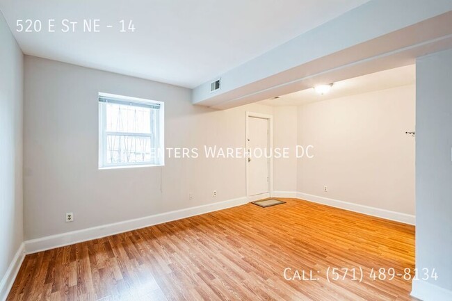 Building Photo - Light & Bright 1Bd Condo with Spacious Pri...