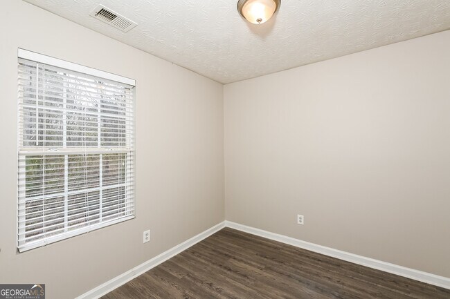 Building Photo - 10139 Jefferson Village Dr SW