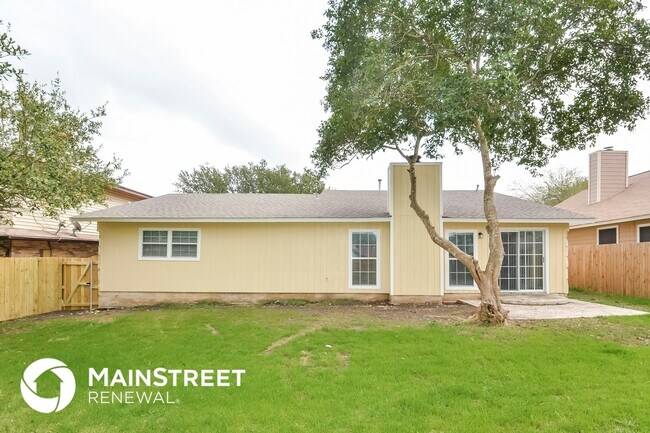 Building Photo - 7555 Lincoln Village Dr