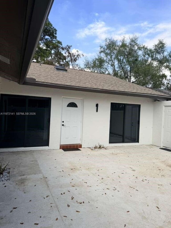 Building Photo - 1350 Periwinkle Pl