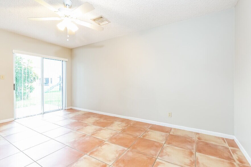 Building Photo - 8748 Jade Ct