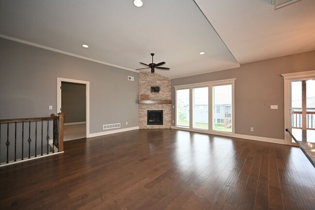 Building Photo - 7465 NW Douglas Ct