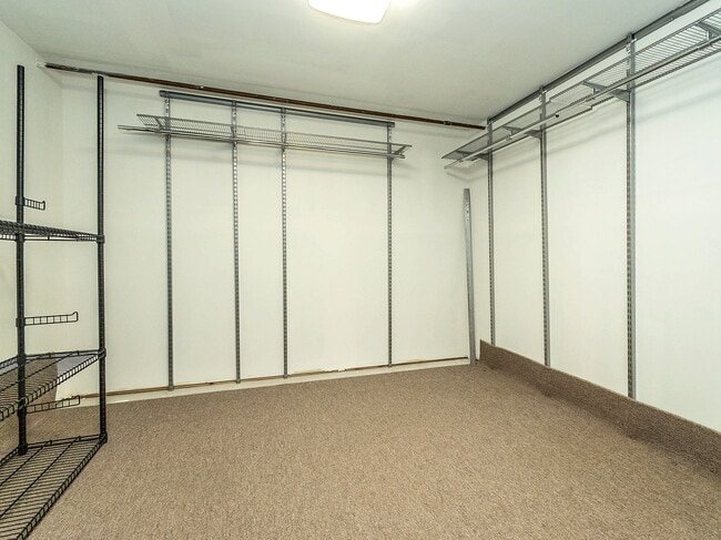 Building Photo - 17 Beechwood Dr