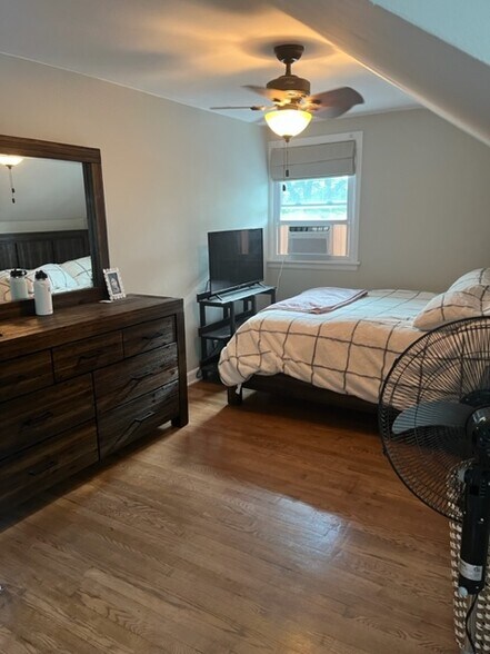 Upper Bedroom - 508 Merton Ave