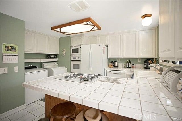Building Photo - 9640 Nightingale Ave