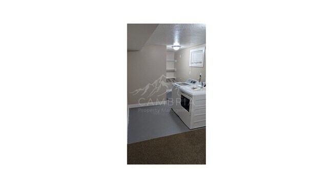Building Photo - 4 BR House For Rent in Midvale