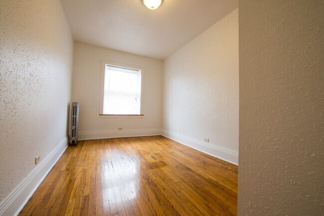 Building Photo - 7801 S Kingston Ave