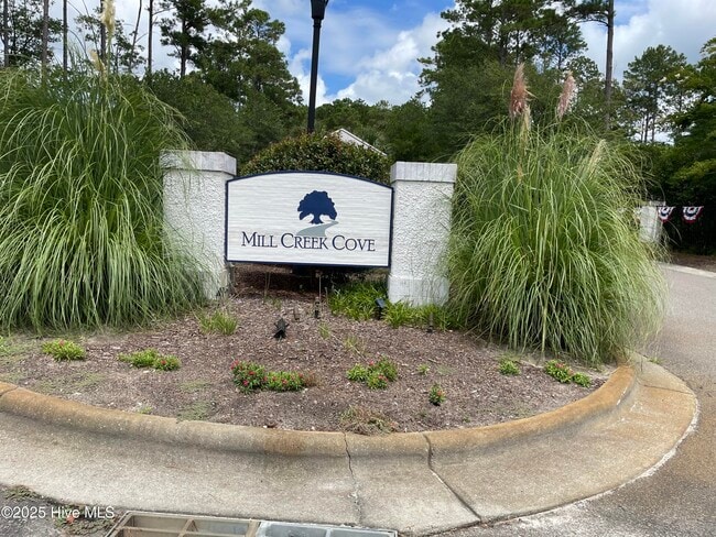 Building Photo - 2469 Caraway Dr SE