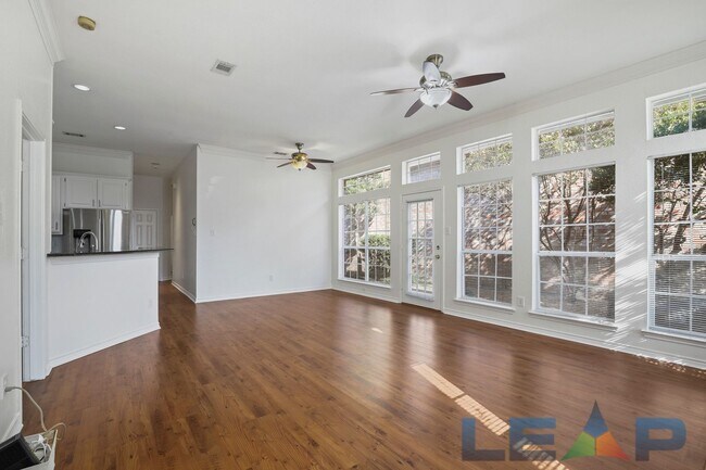 Building Photo - Beautiful 3 bedroom, 2 bath house in Irving!