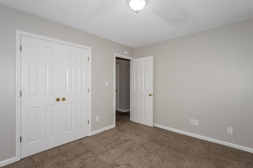 Building Photo - 2743 Long Shadow Ln