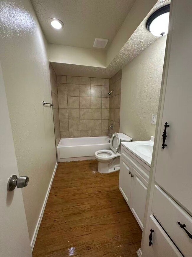 Building Photo - 3 Bedroom House in Garland