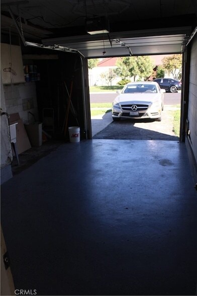 Building Photo - 11215 Dalwood Ave