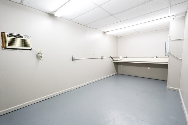 Building Photo - 4615 University Oaks Blvd