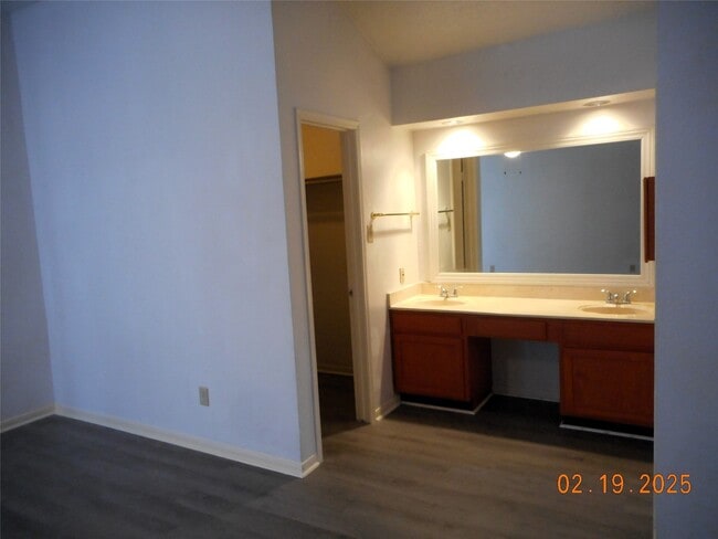 Building Photo - 12821 Hill Branch Dr