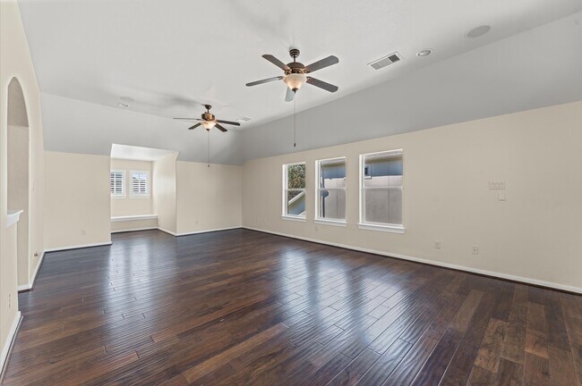 Building Photo - 7 N Beech Springs Cir