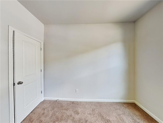 Building Photo - 157 Daisy Cir
