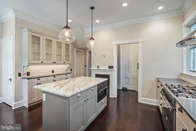 Building Photo - 12 Murray Pl