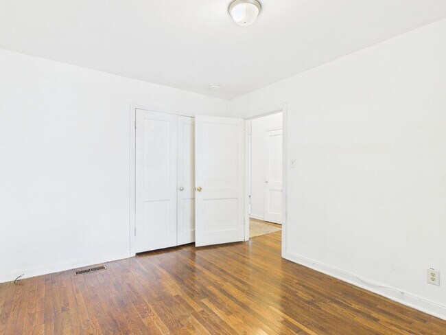 Building Photo - 622 Fayette Ave