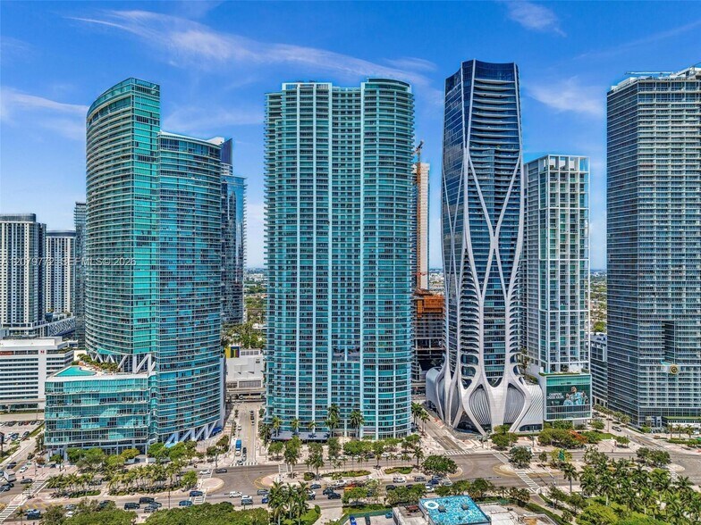 Building Photo - 900 Biscayne Blvd