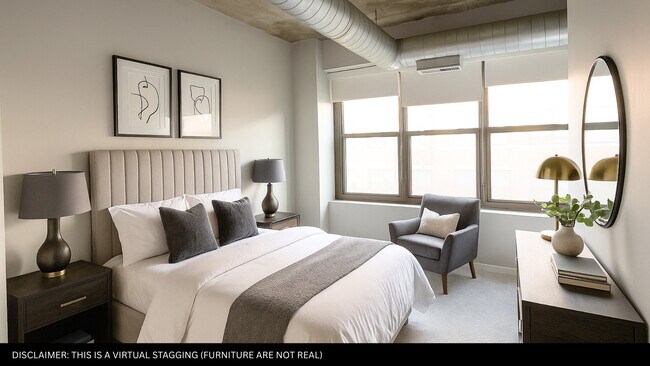 Building Photo - 933 W Van Buren St