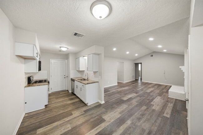 Building Photo - 14406 Cypress Branch Dr