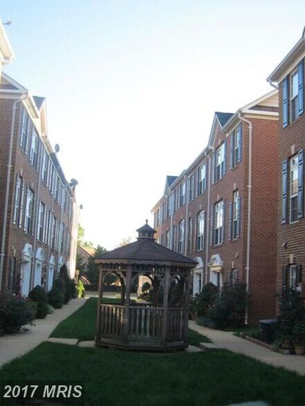 Building Photo - 3685 Madison View Ln