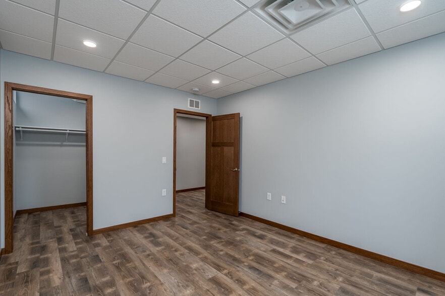 Bedroom 2 - 513 N Riverfront Dr