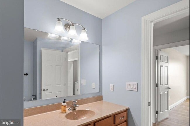 Building Photo - 777 Oak Leaf Ln