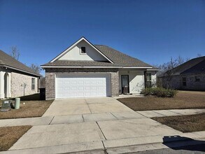 Building Photo - 4 Bedroom House Available July 2026|Near LSU | Geaux Tigers