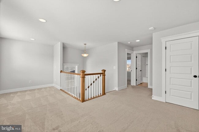 Building Photo - 513 Parkland Dr