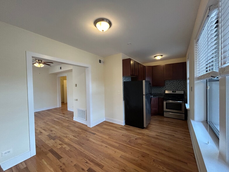 Building Photo - 338 Tudor Ct